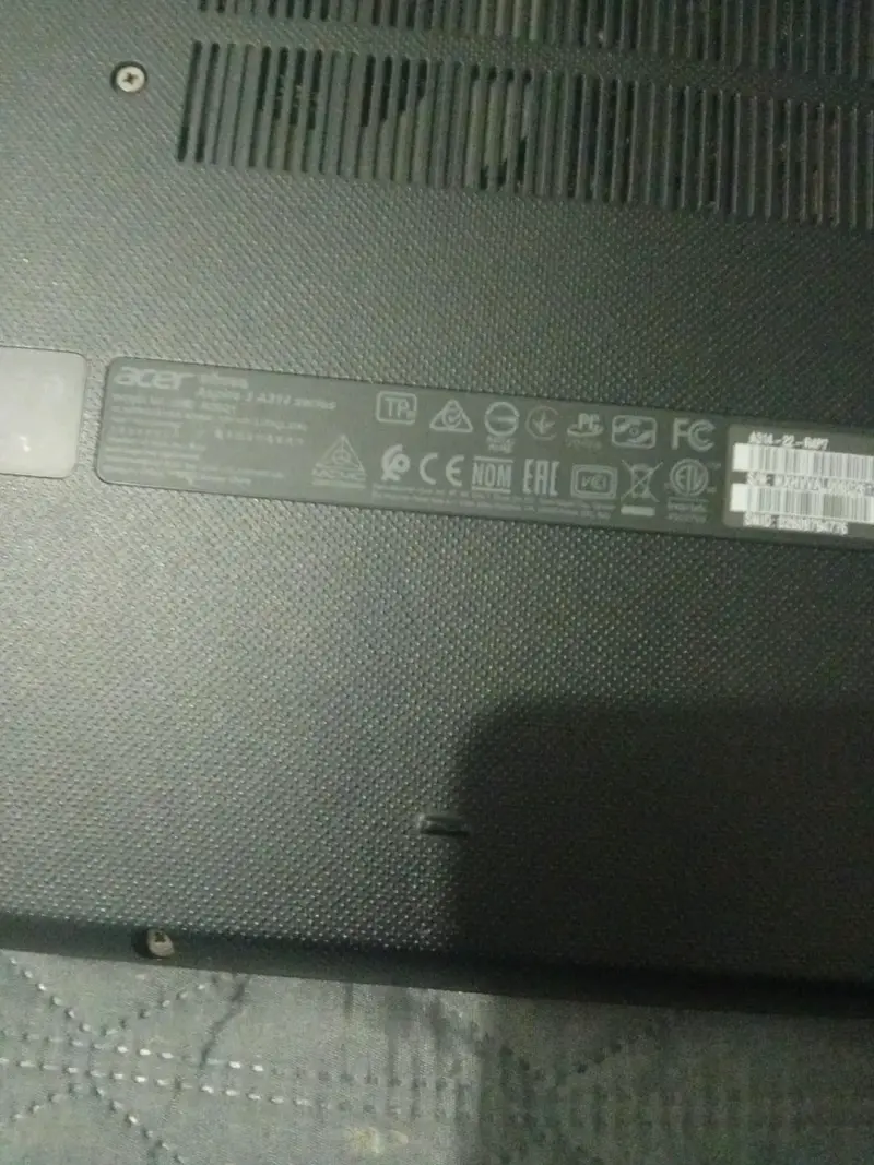 Laptop Acer Aspire 3 con AMD Ryzen 5 - 5