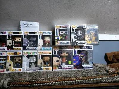 Colección de figuras Funko Pop variadas - miniatura 1
