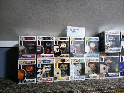 Colección de figuras Funko Pop variadas - miniatura 2