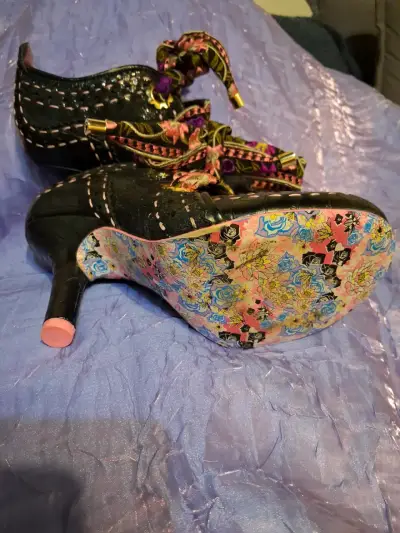 Zapatos  de tacón con diseño floral y bordado - miniatura 3