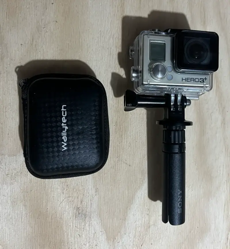 Cámara de acción GoPro Hero3+ con accesorios - 1