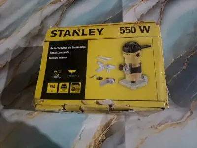 Rebordeadora de Laminados Stanley 550W con Accesorios - miniatura 1