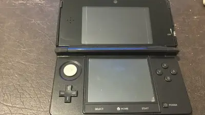 Consola Nintendo 3DS Negra en Buen Estado - miniatura 2