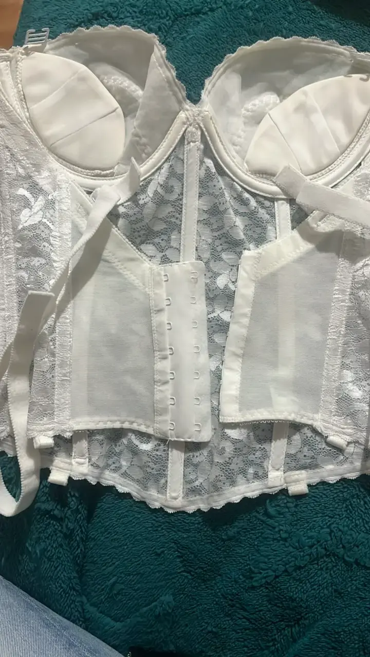 Corset de encaje blanco elegante - 2