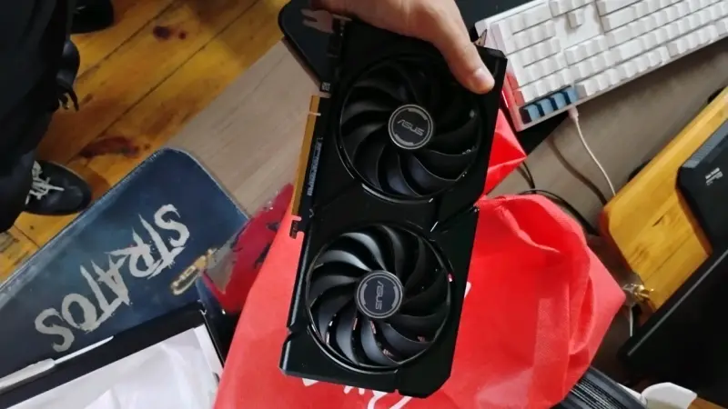 Tarjeta ASUS RX 7600 8gb - 4