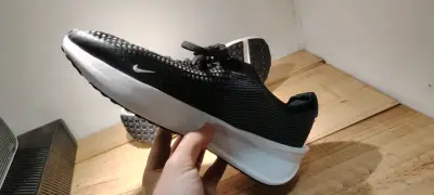 Zapatillas deportivas negras Nike Revolution - miniatura 3