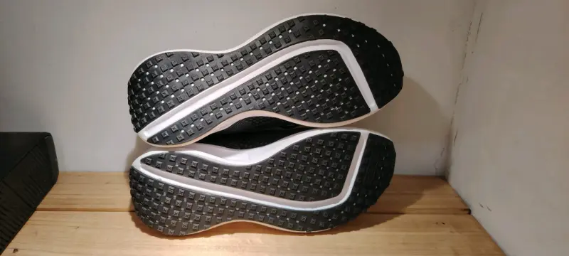 Zapatillas deportivas negras Nike Revolution - 4
