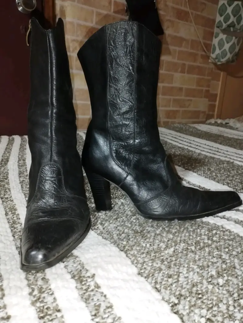 Botas de cuero negras con tacón alto - 2