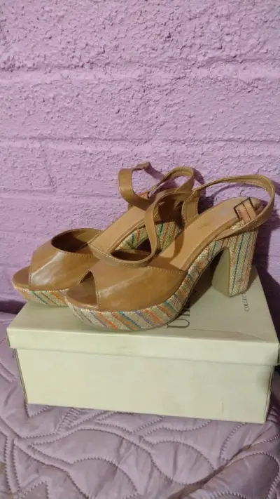 Sandalias de tacón alto color marrón - miniatura 1