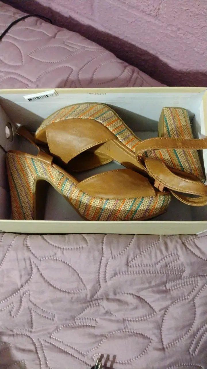 Sandalias de tacón alto color marrón - 2