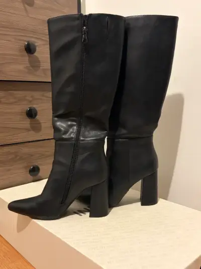 Botas negras de cuero talla 37 - miniatura 1