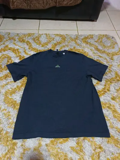 Polera negra Adidas para hombre - miniatura 1