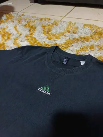 Polera negra Adidas para hombre - miniatura 2