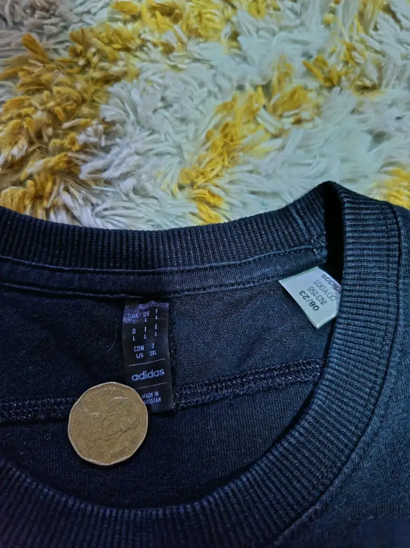 Polera negra Adidas para hombre - 3