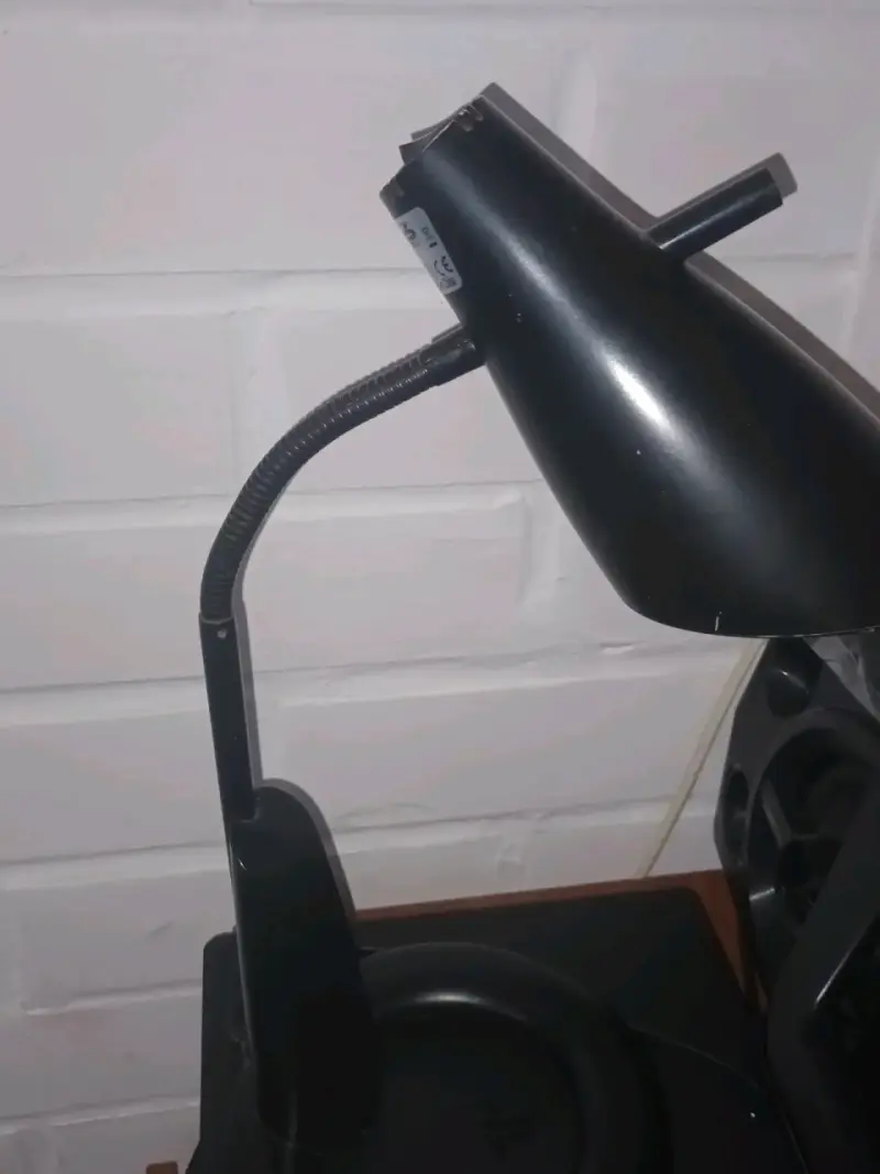 Lámpara de escritorio negra ajustable - 5