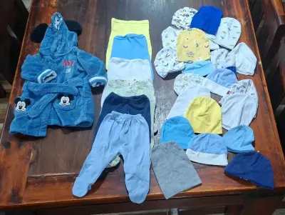 Lote de ropa y calzado para bebé - miniatura 1