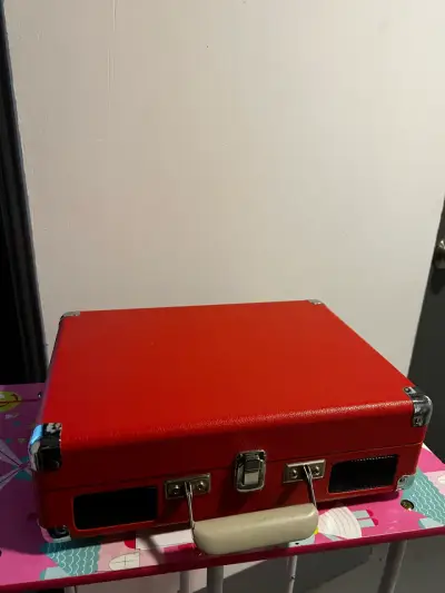 Tocadiscos portátil Crosley rojo con maleta - miniatura 4