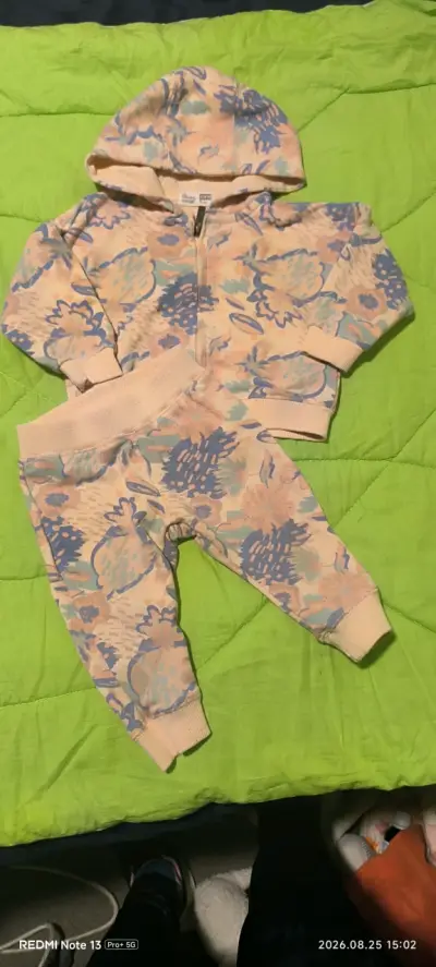 Conjunto de ropa para bebé con diseños variados - miniatura 1