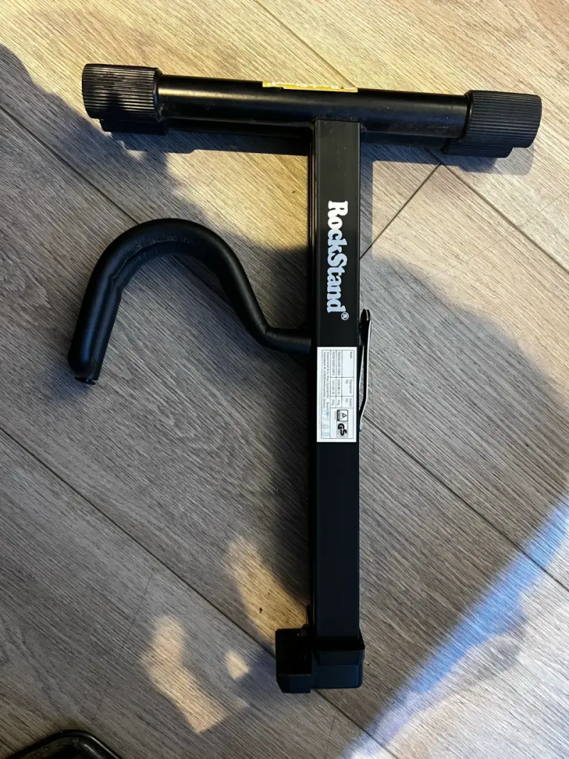 Guitarra electroacústica Freeman con amplificador Laney - 6