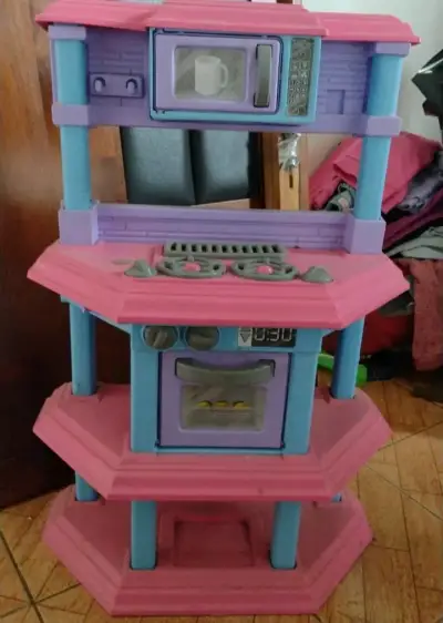 Cocina de juguete infantil rosa y azul - miniatura 1