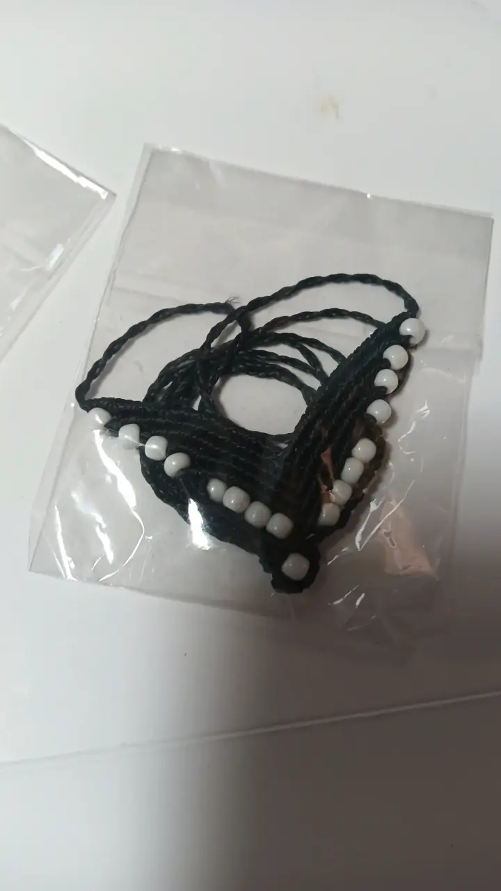 Set de Pulseras y Aretes Tejidos a Mano - 2