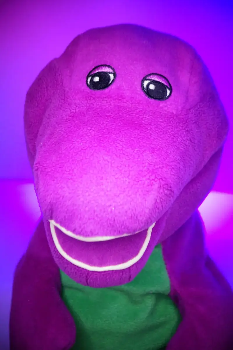 Peluche Barney Dinosaurio con sonido en español - 2
