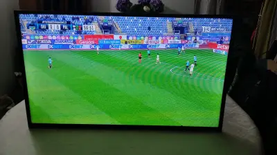 Televisor LED Haier de 32" en buen estado - miniatura 2