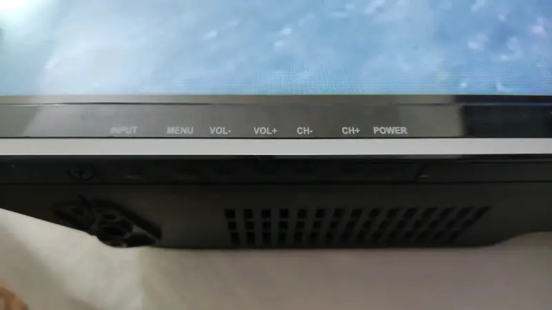 Televisor LED Haier de 32" en buen estado - 4