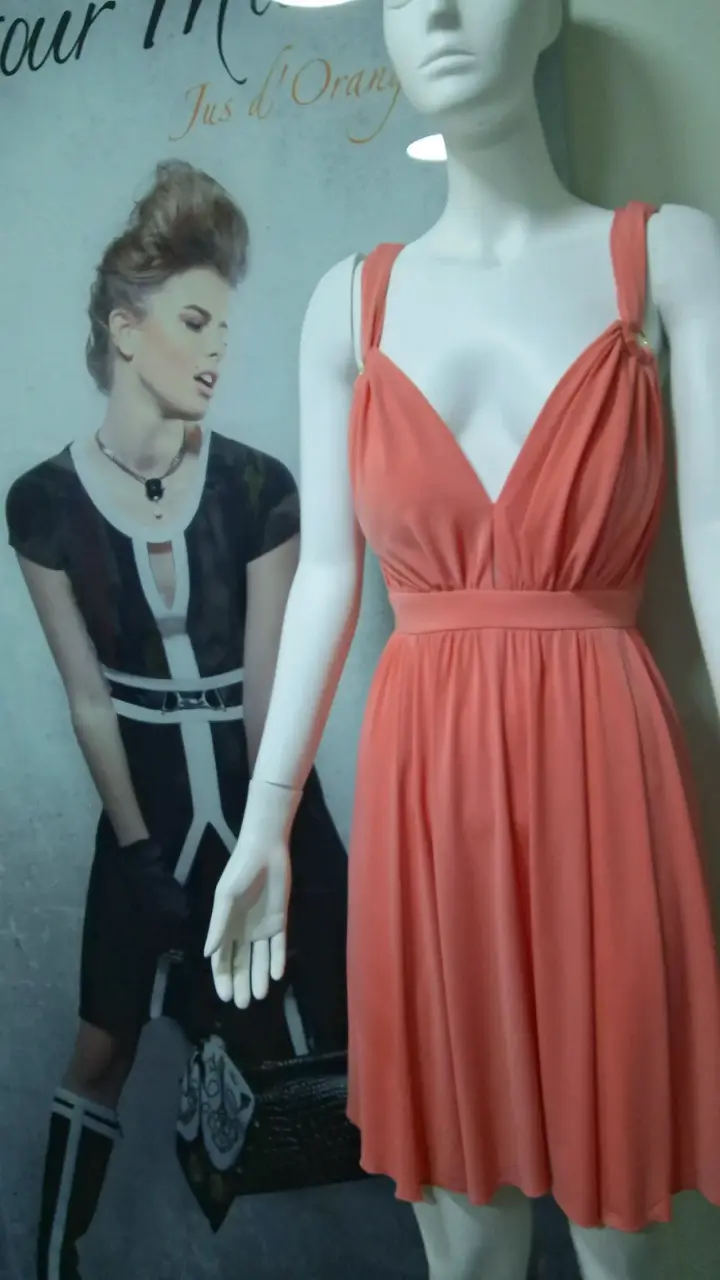 Vestido naranja sin mangas elegante - 2