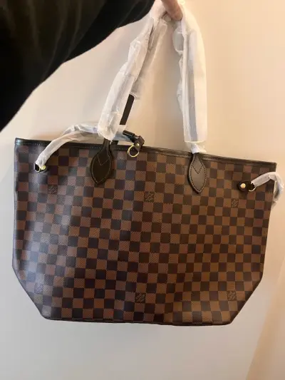 Tote logotipada LV - miniatura 1