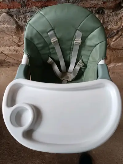 Silla de comer y coche Moisés. - miniatura 2