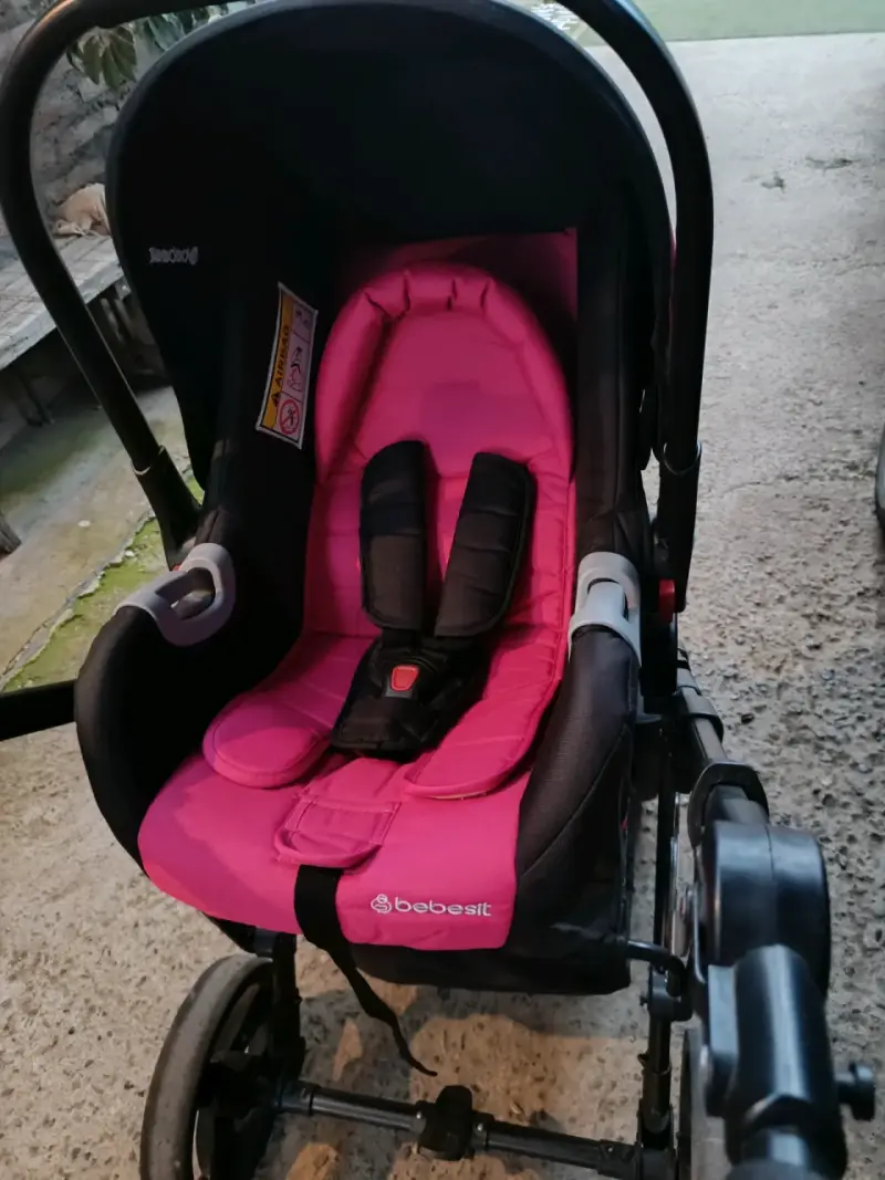Silla de comer y coche Moisés. - 5