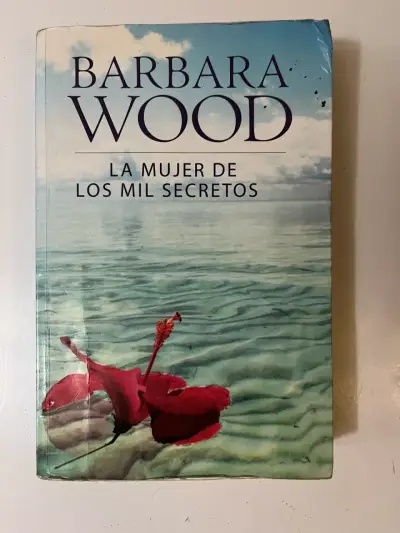 Libro 'La Mujer de los Mil Secretos' de Barbara Wood - miniatura 1