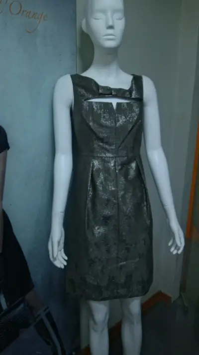Vestido de fiesta metálico sin mangas - miniatura 1