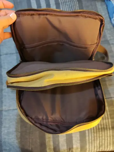 Mochila amarilla de lona con correas ajustables - miniatura 3