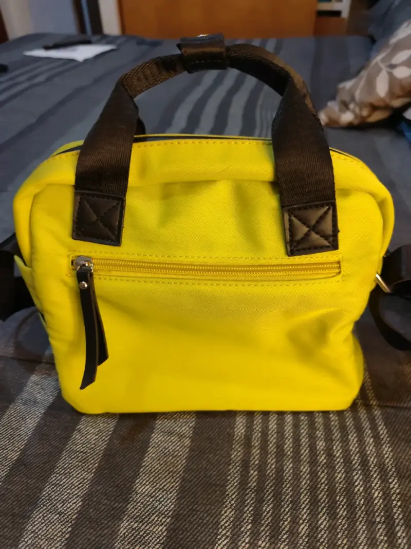 Bolso amarillo limón con  negro y monedero - 4