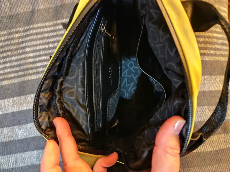 Bolso amarillo limón con  negro y monedero - 5