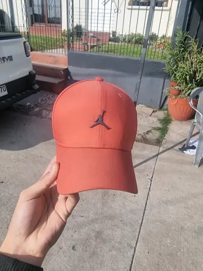 Gorro Jordan como nuevo - miniatura 1