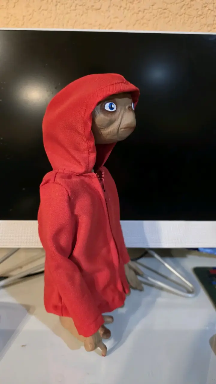 Figura de colección E.T. con chaqueta roja - 2