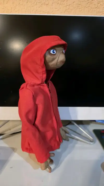Figura de colección E.T. con chaqueta roja - miniatura 2