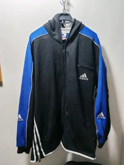 Polerón Adidas negro y azul con capucha - miniatura 2