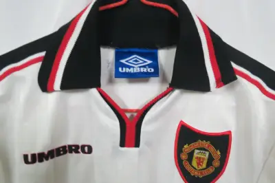 Camiseta  fútbol Umbro Manchester United talla 8 - miniatura 4