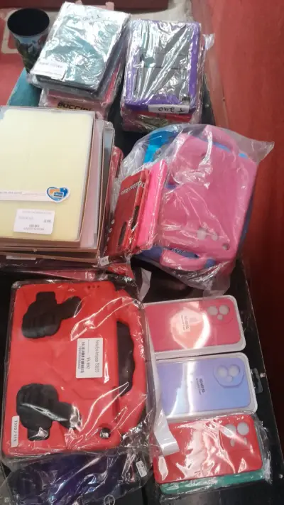 Set de fundas para smartphone con diseños de Marvel y Disney - miniatura 2