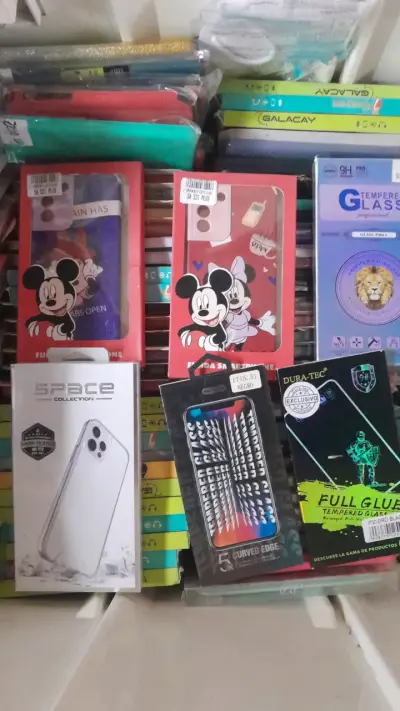 Set de fundas para smartphone con diseños de Marvel y Disney - miniatura 4