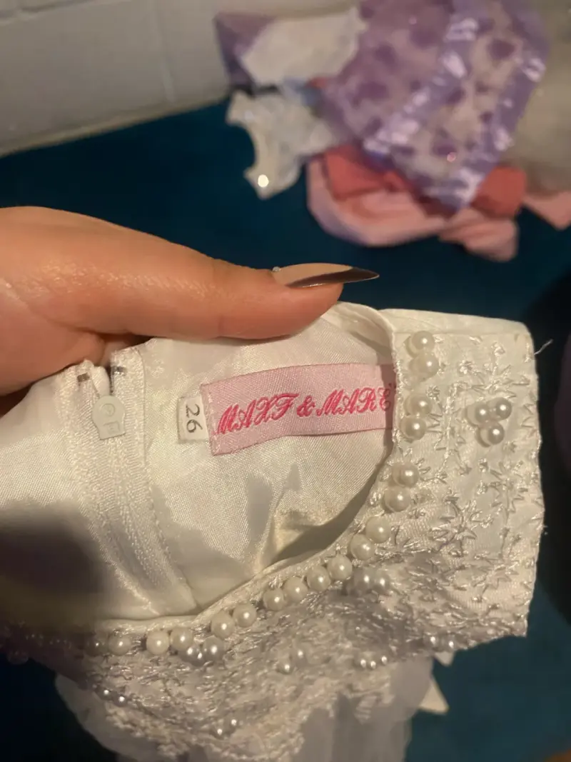 Vestido de niña blanco con encaje y perlas - 2