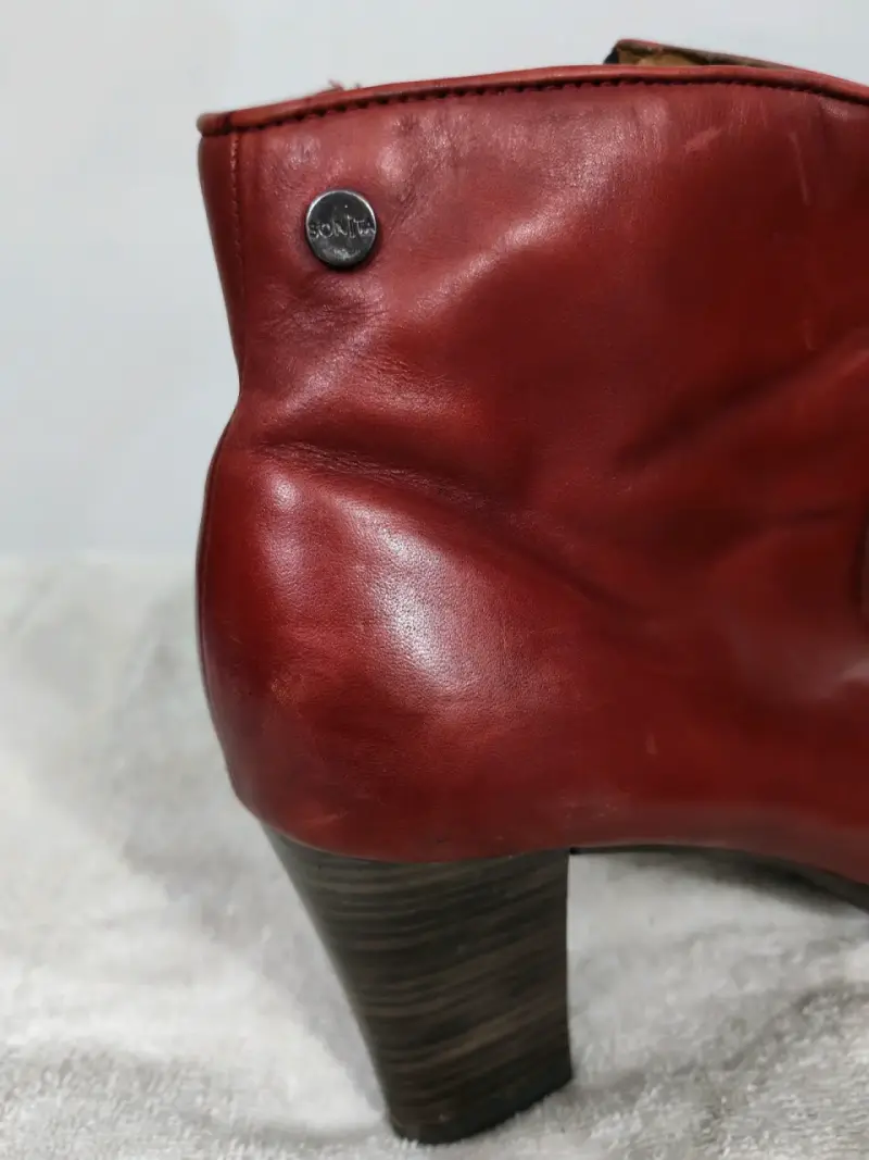 Botines de cuero rojos con tacón alto - 3