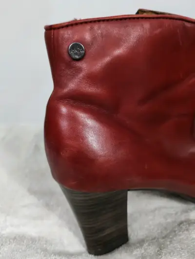 Botines de cuero rojos con tacón alto - miniatura 3