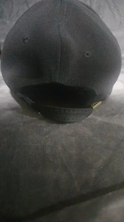 Gorra negra con logo NY ajustable - miniatura 2