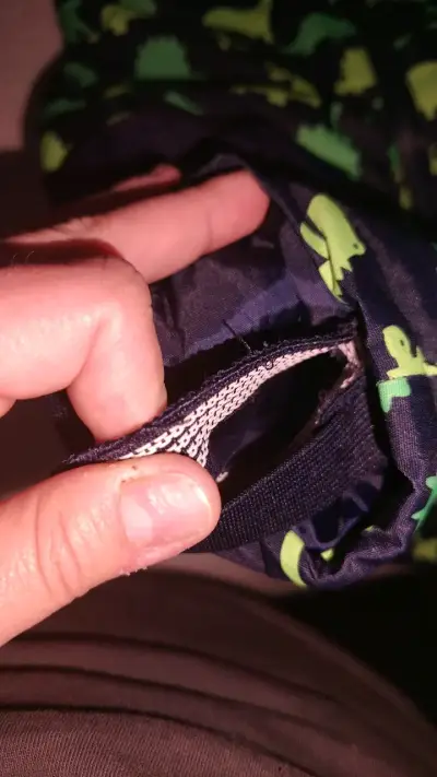 Enterito impermeable infantil con diseño de dinosaurios - miniatura 6