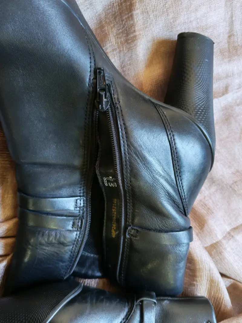 Botines de cuero negro con tacón alto - 4